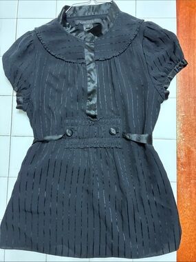 Marc Jacobs Black Textured Satin-Trim Top Semi-Sheer Size 2